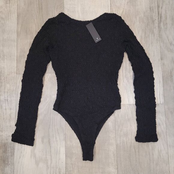 NWT LULUS Black Sz M Textured Bodysuit Long Sleeve Notch Neck Stretch Comfy - Picture 6 of 6